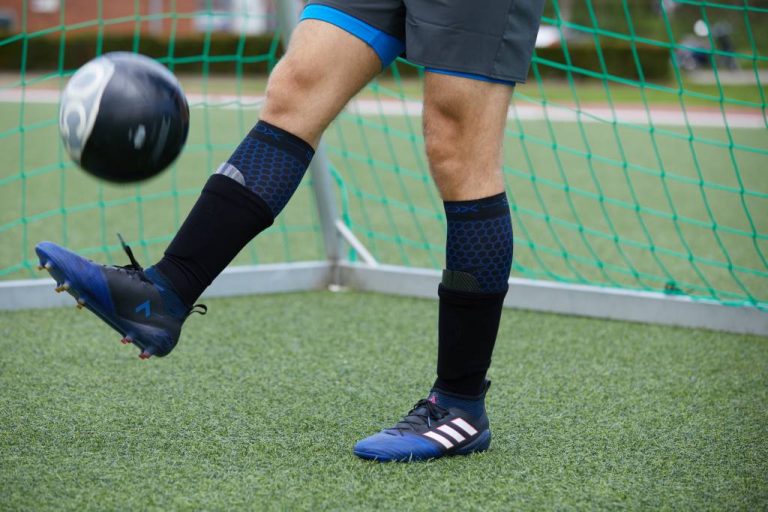 proper-way-to-wear-soccer-socks-ilfc